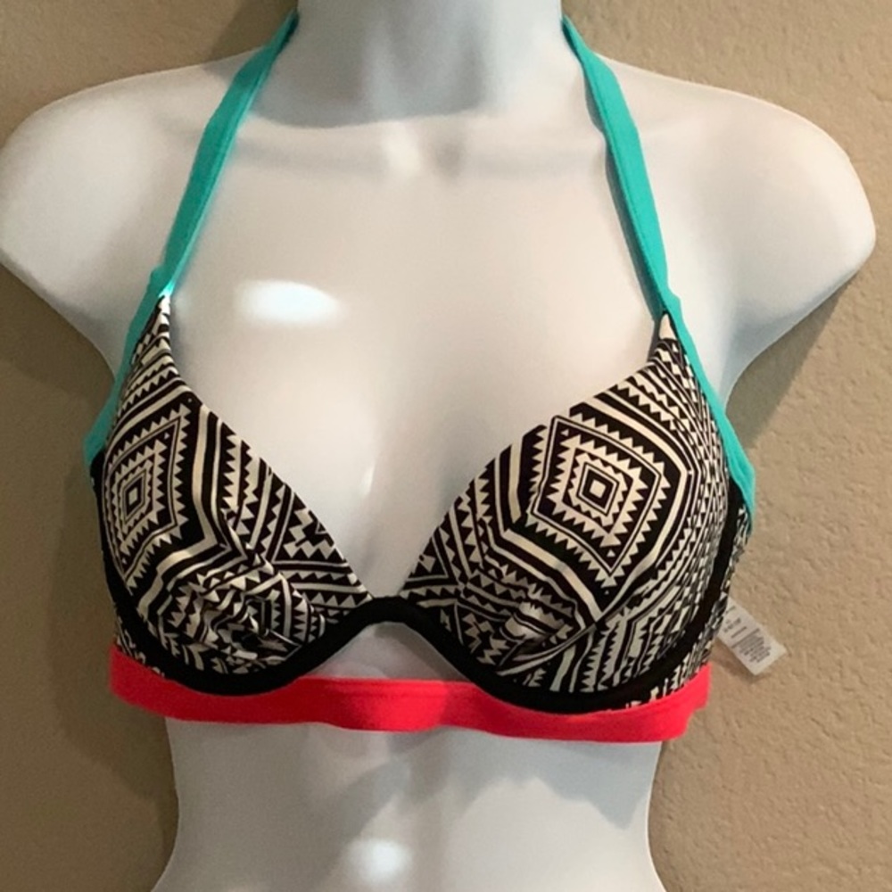 SUNDAZED - PUSH UP UNDERWIRE SWIM TOP. 36B/C CUP